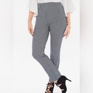 EUC Chico’s Black and White Houndstooth Straight Leg Slacks Size Chico’s 0